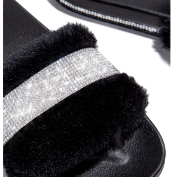 !! RESTOCK !! Faux Fur Embellished Slides in Black - Picture 5 of 5